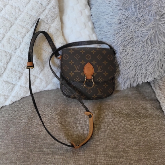 Louis Vuitton Handbags - LOUIS VUITTON Monogram Saint Cloud MM..Authentic..